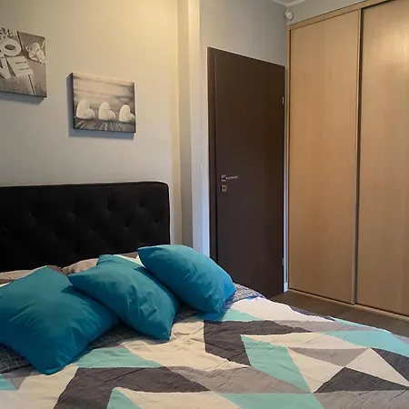 Hire House *